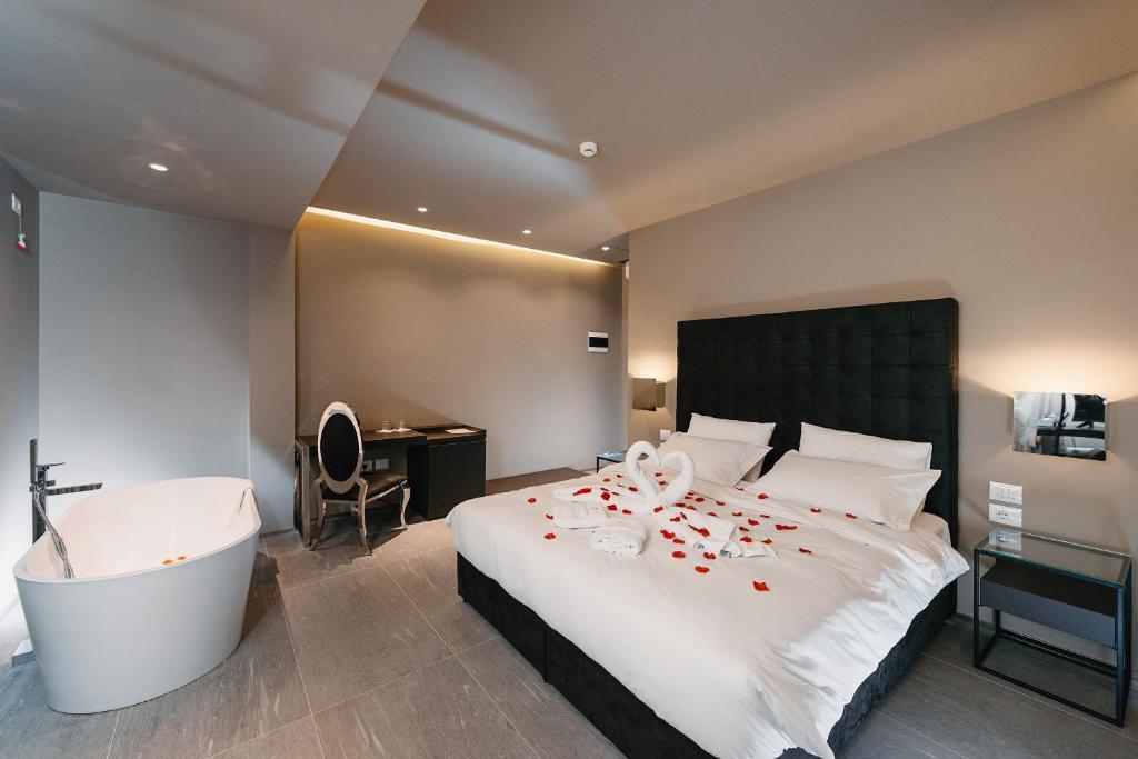 Four Seasons Room 3
